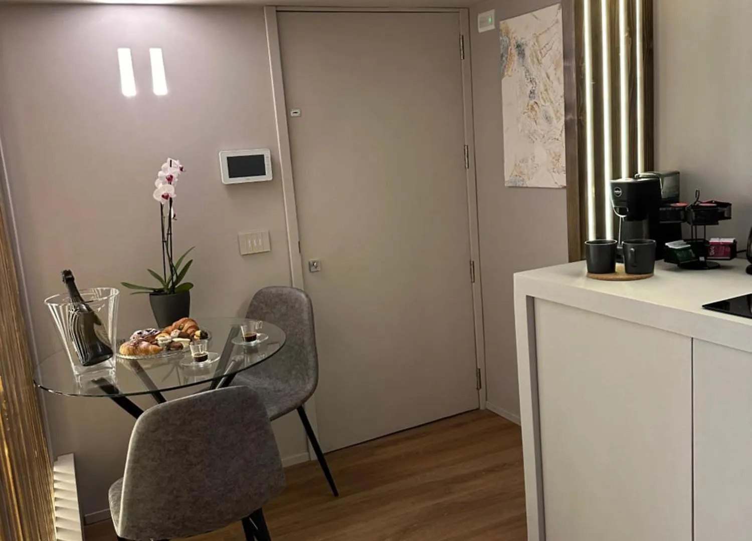 Renard Suite 체팔루 아파트